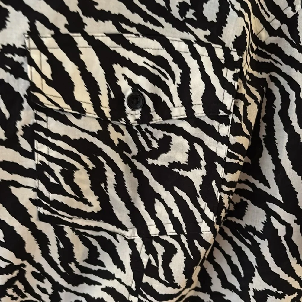 Jones New York Sport Woman Zebra Print Button Down Shirt Short Sleeves Size 3X - Picture 3 of 8
